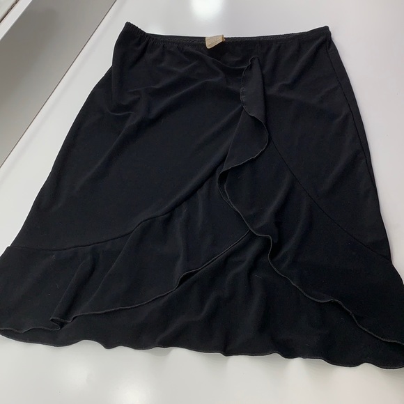 Other - Black skirt silky